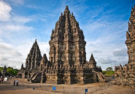  De Tempel van Prambanan! Een Mysterieuze Ode aan de Hindoeïstische Goden