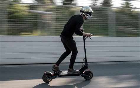 How Fast Does an Electric Scooter Go in km: A Journey Through Speed, Technology, and Urban Mobility